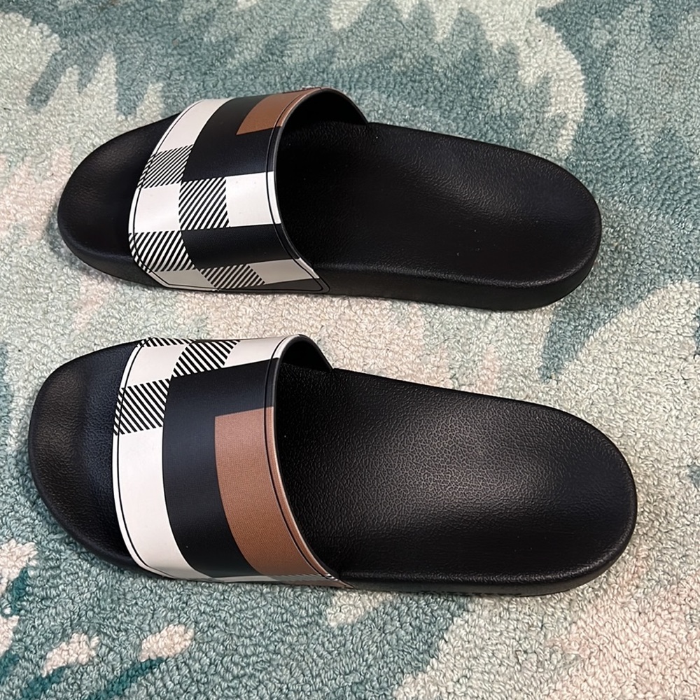 BurberryFurley Check Pool Slides - Picture 6 of 10